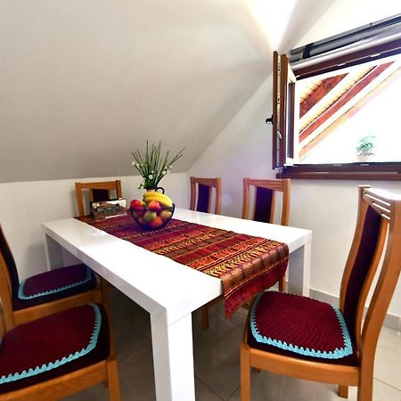 Apartman Jelena Rakovica Exterior foto