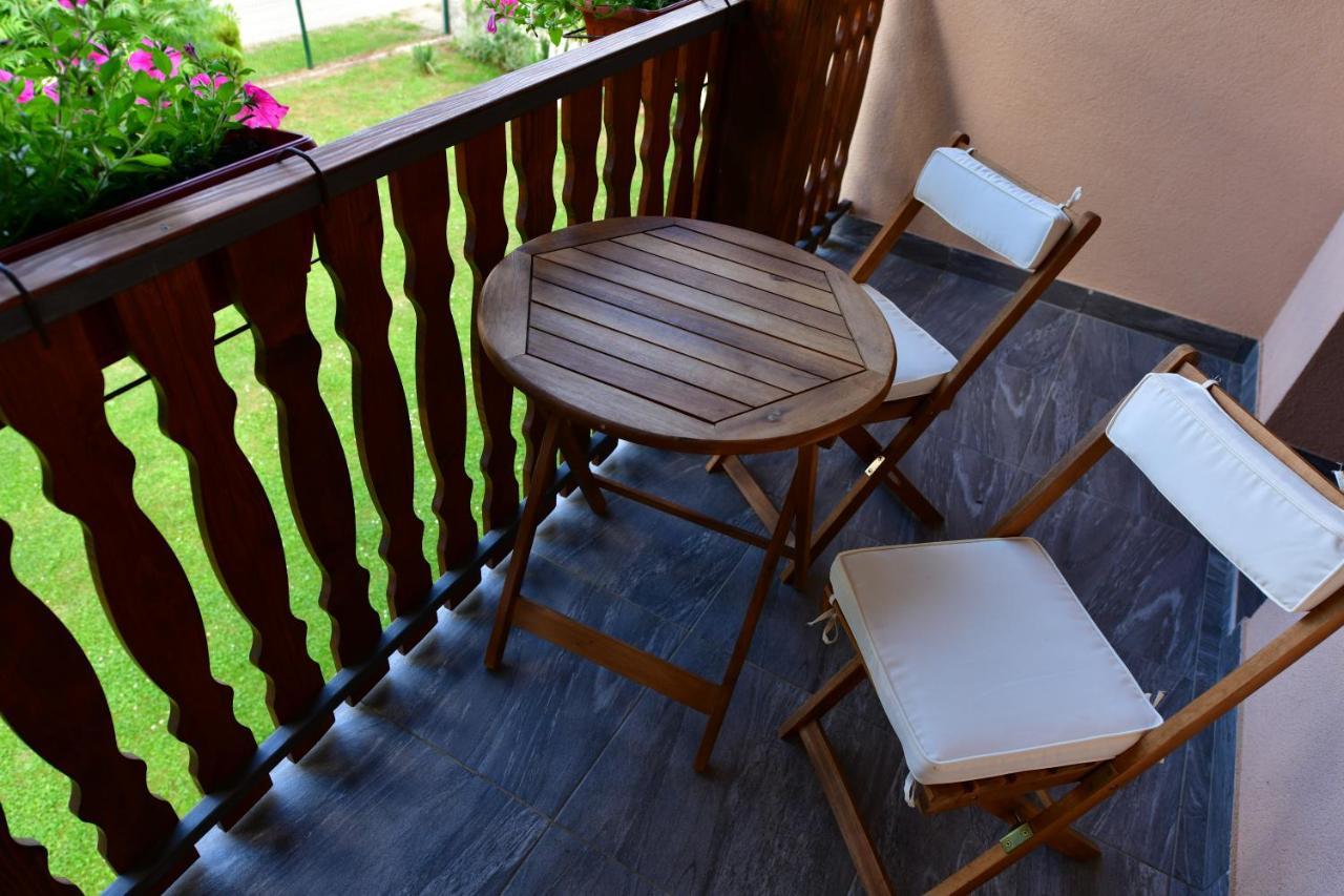 Apartman Jelena Rakovica Exterior foto